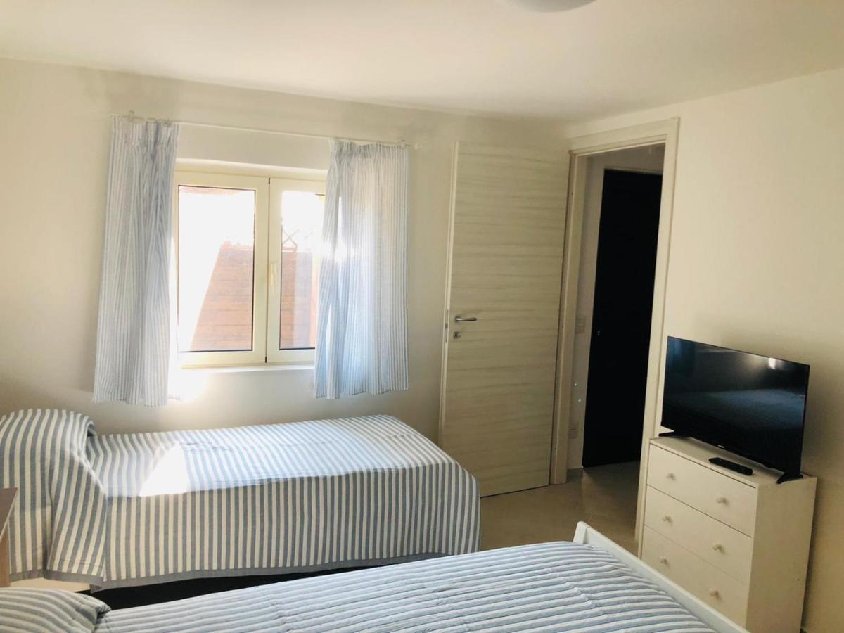 Edoardo E Franca Apartment Минтурно Екстериор снимка
