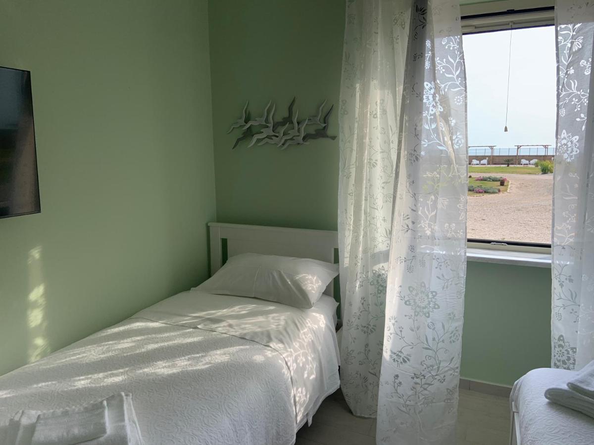 Edoardo E Franca Apartment Минтурно Екстериор снимка