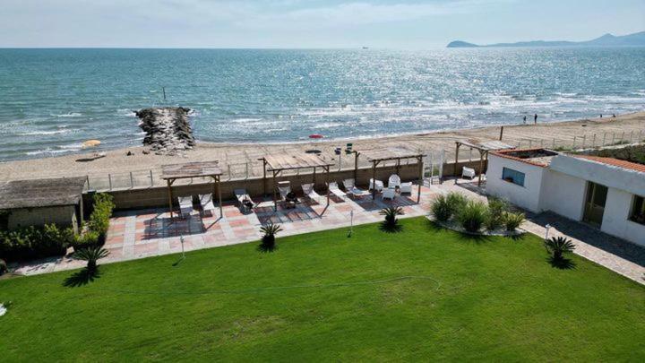 Edoardo E Franca Apartment Минтурно Екстериор снимка